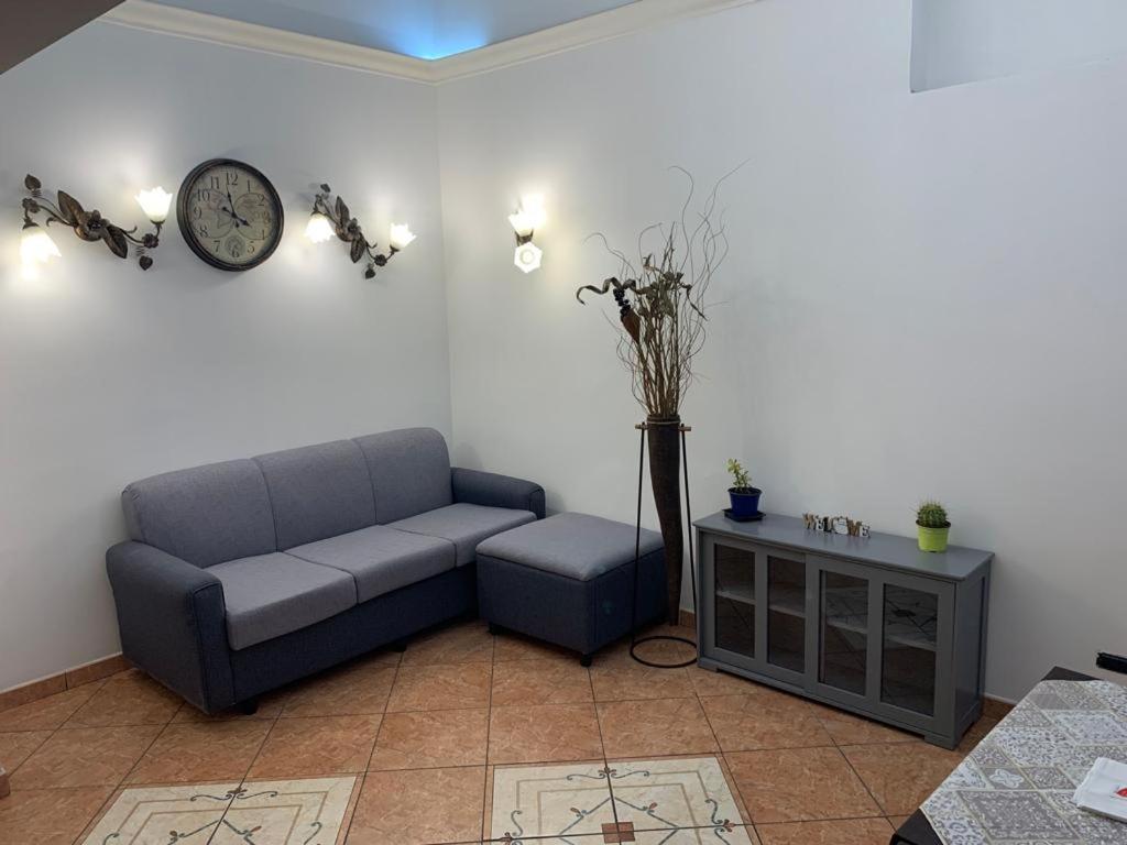 The Crazy House Apartment คาตาเนีย ภายนอก รูปภาพ