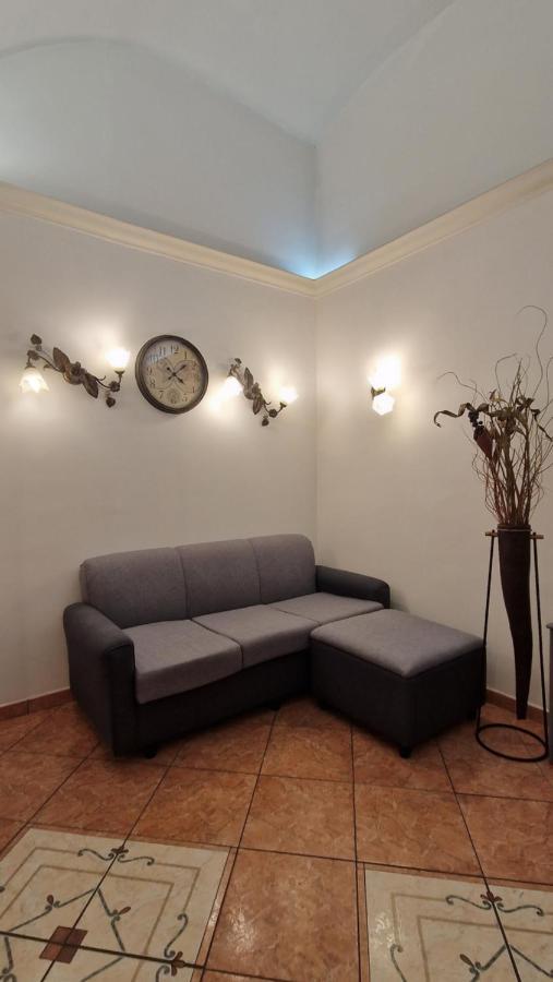 The Crazy House Apartment คาตาเนีย ภายนอก รูปภาพ