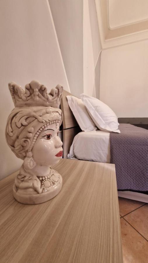 The Crazy House Apartment คาตาเนีย ภายนอก รูปภาพ
